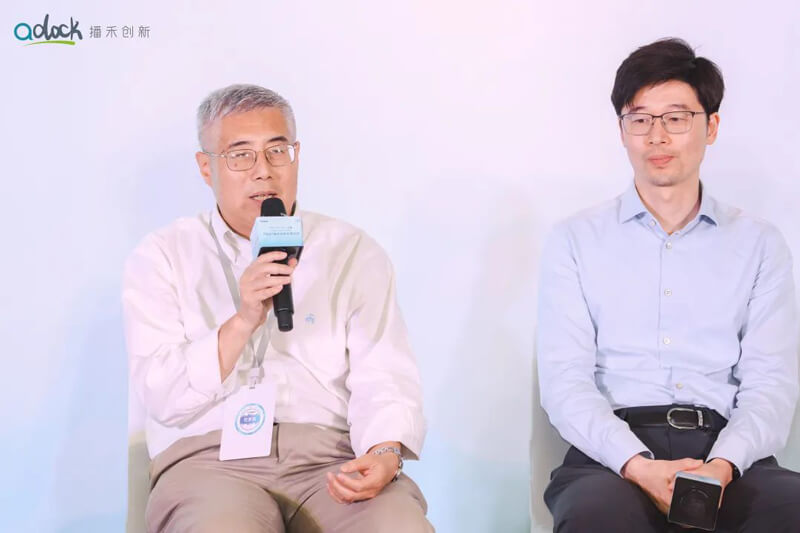 美迪西创始人&首席执行官陈春麟(左一).jpg 美迪西创始人&首席执行官陈春麟(左一).jpg